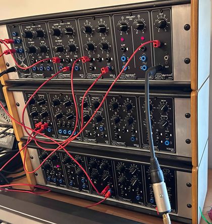 Synton-Series 3000 modular, three cases